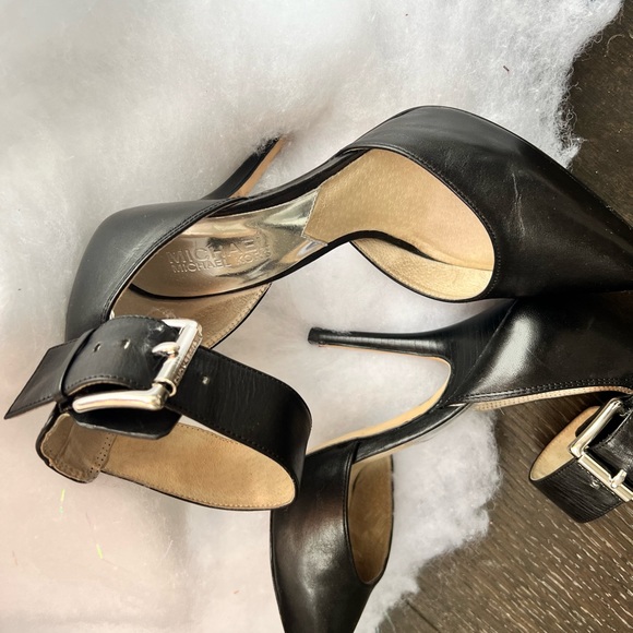 Michael Kors heels - Picture 4 of 12